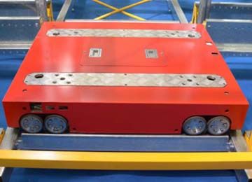 智能冷庫穿梭式貨架能實(shí)現(xiàn)全自動(dòng)存取貨嗎？【易達(dá)貨架】