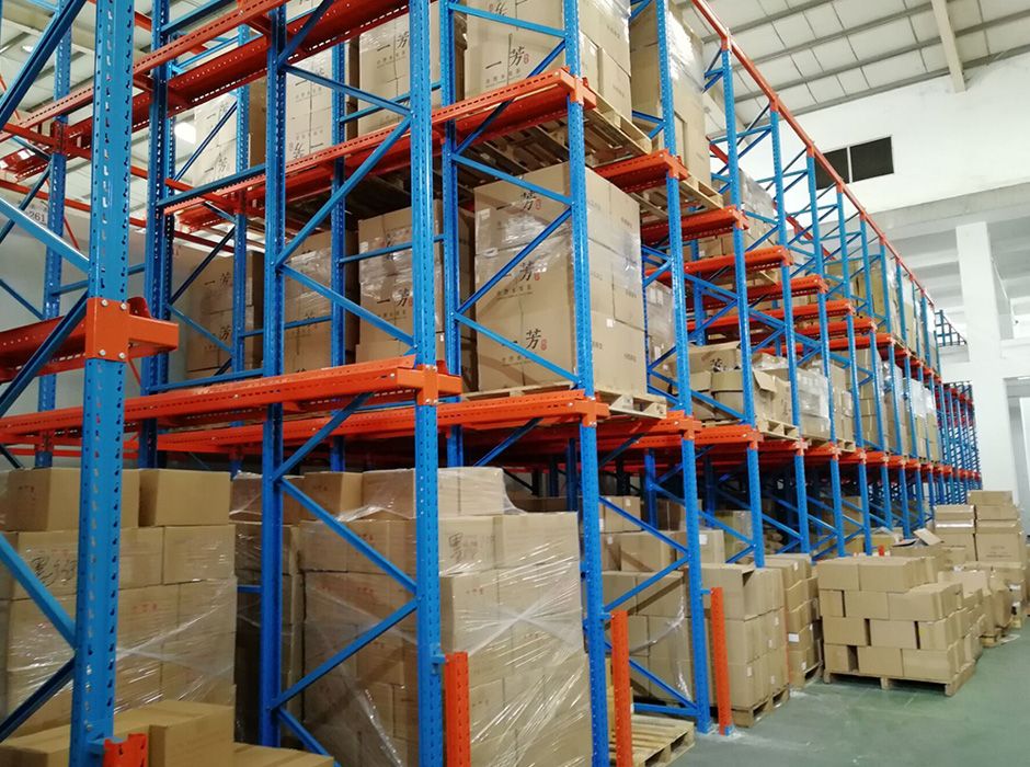 穿越冷鏈物流廣州通廊式貨架【易達(dá)貨架】