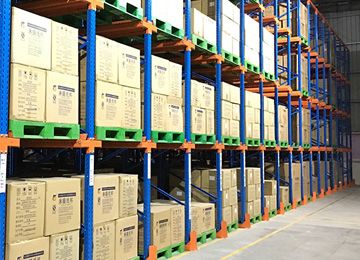 大型吳江重型倉儲貨架需要做火災(zāi)報(bào)警嗎？【易達(dá)貨架】