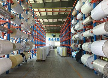 卷狀材料怎么上貨架？東莞厚街倉庫貨架解析【易達貨架】