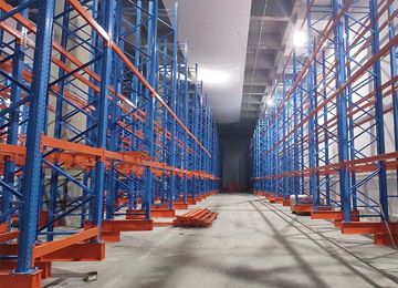 東莞倉庫貨架直銷廠家防銹貨架材質(zhì)【易達(dá)貨架】