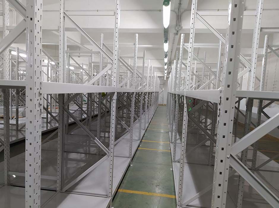 銀安金融廣州擱板式倉儲(chǔ)貨架【易達(dá)貨架】