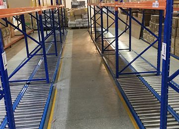 重力式貨架肇慶倉庫貨架價(jià)格【易達(dá)貨架】