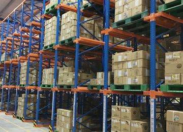 8米高的倉(cāng)庫(kù)適合哪種高位貨架？深圳龍崗貨架廠解析【易達(dá)貨架】