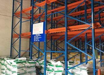 2000方的云倉需要多少錢采購倉庫貨架？知名重型貨架生產(chǎn)廠家解析【易達(dá)貨架】