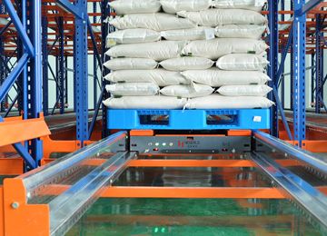 3.6米高的庫(kù)房可以使用廣州倉(cāng)儲(chǔ)貨架穿梭貨架嗎？【易達(dá)貨架】