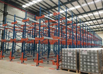 海南倉(cāng)儲(chǔ)貨架穿梭貨架方案【易達(dá)貨架】