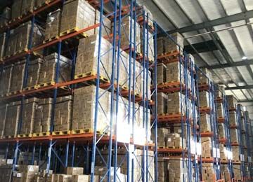 零下25°的冷庫(kù)可以使用重型倉(cāng)庫(kù)托盤式貨架嗎？【易達(dá)貨架】