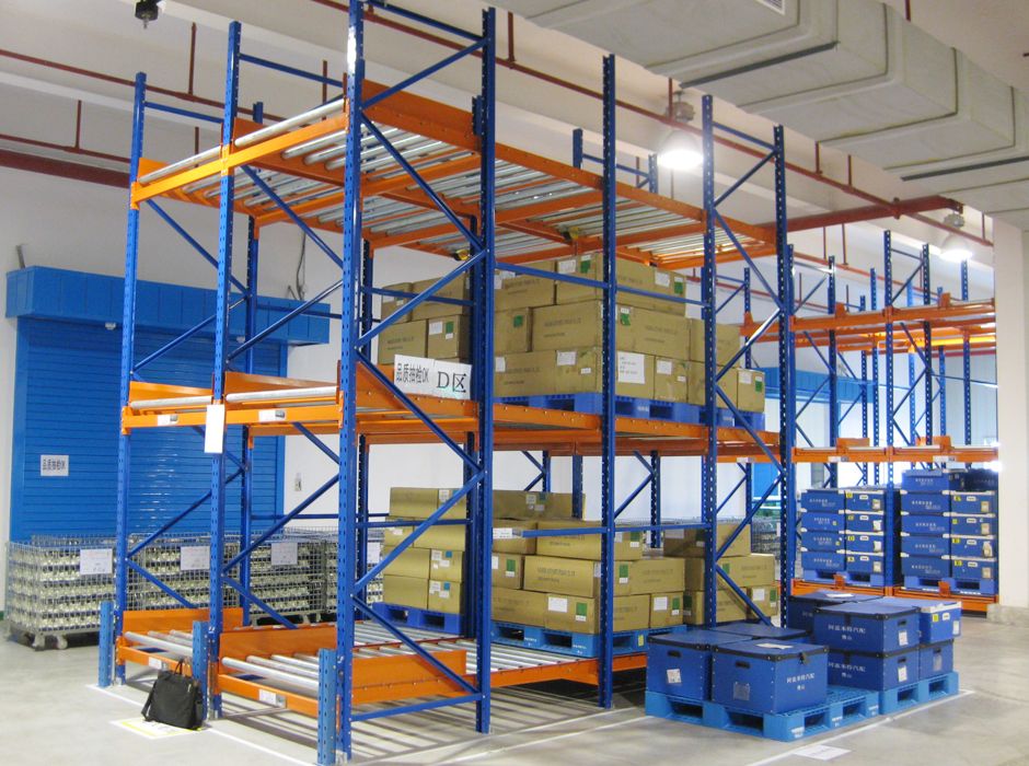 阿茲米特汽配佛山重力式貨架【易達(dá)貨架】