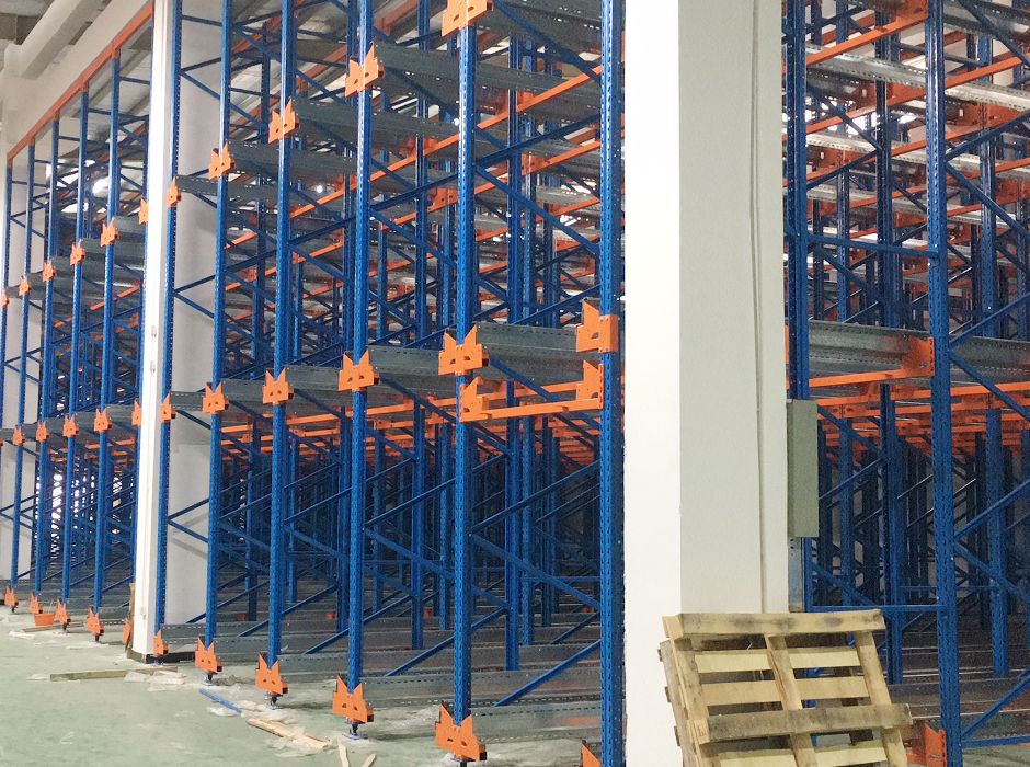 壹糖天下糖業(yè)東莞穿梭式貨架倉儲貨架【易達(dá)貨架】