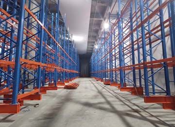 冷庫雙深度貨架材質(zhì)是哪種？虎門貨架廠家解析【易達貨架】