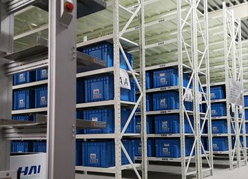 智能先進(jìn)先出貨架有幾種？穿梭式貨架供貨廠家解析【易達(dá)智能貨架】