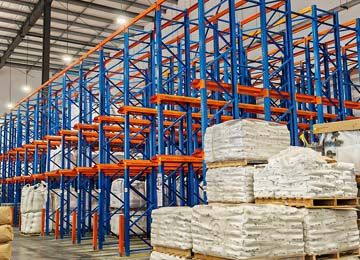 貫通式重型托盤貨架，密集型存儲首選方案【易達(dá)貨架】