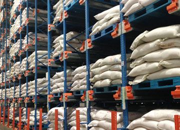 冷庫重型貨架訂制需要注意的事項(xiàng)【易達(dá)貨架】