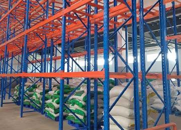 倉(cāng)庫(kù)重型貨架報(bào)價(jià)【易達(dá)貨架】