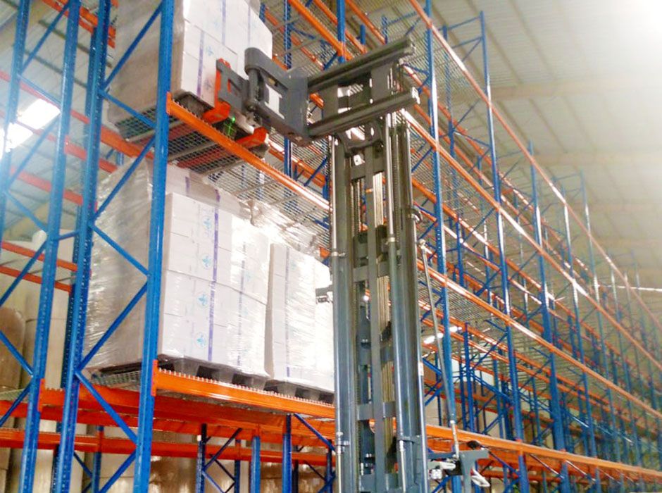 印尼紙業(yè)公司用高位窄巷道貨架【易達(dá)貨架】