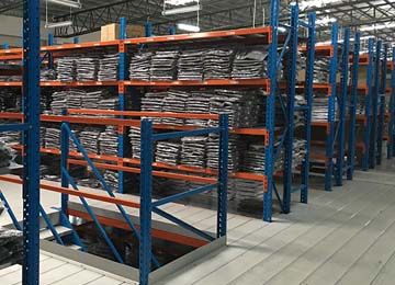 服裝行業(yè)倉(cāng)儲(chǔ)貨架出口如何保證品質(zhì)？【易達(dá)貨架】