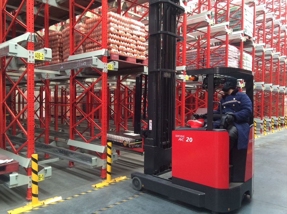 可口可樂(lè)半自動(dòng)穿梭式貨架【易達(dá)貨架】 可口可樂(lè)半自動(dòng)穿梭式貨架【易達(dá)貨架】