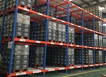 冷庫重力式貨架可以用于-20°的環(huán)境嗎？【易達(dá)貨架】