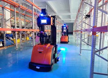 模具架可以用AGV叉車存儲嗎？重型模具貨架供應(yīng)商解析【易達貨架】