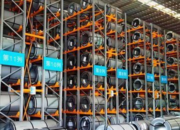 銅材卷料貨架需要定制叉車存取貨嗎？【易達(dá)貨架】