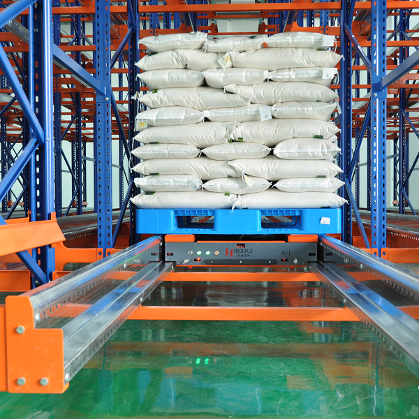 先進(jìn)先出貨架