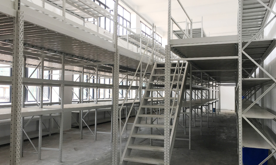 高密度存儲(chǔ)，實(shí)現(xiàn)“貨找人”式揀貨