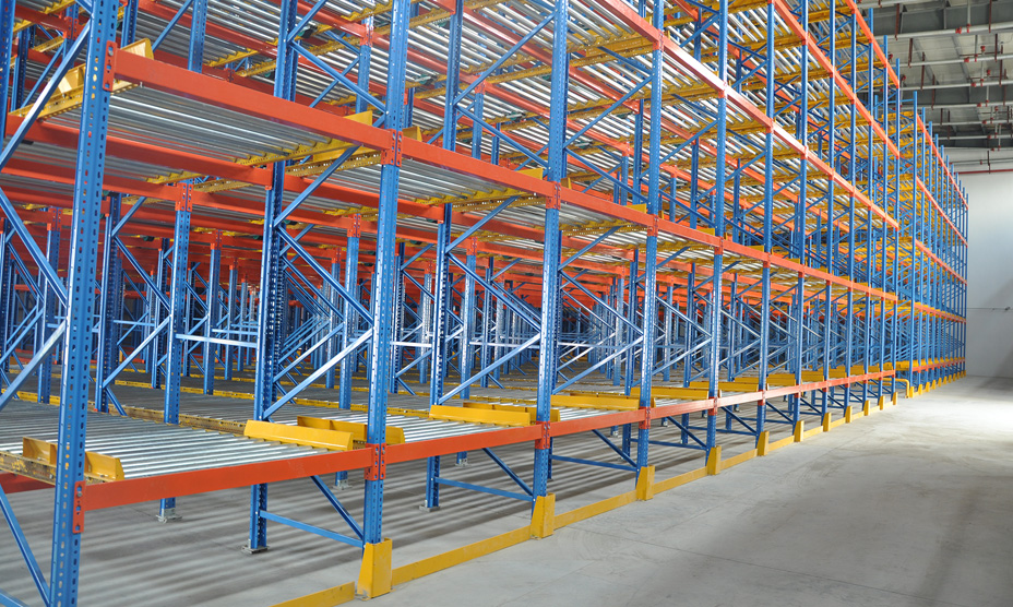 高密度存儲，實現(xiàn)“貨找人”式揀貨