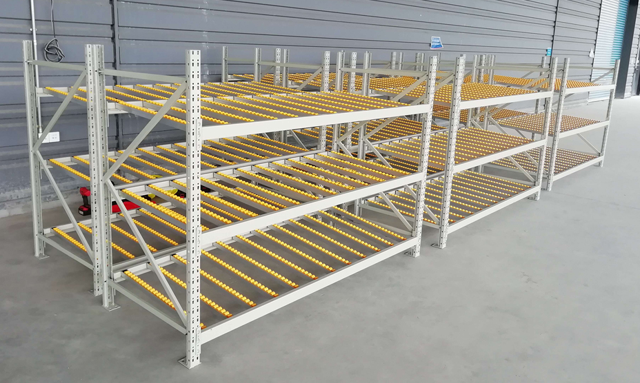 高密度存儲，實現(xiàn)“貨找人”式揀貨