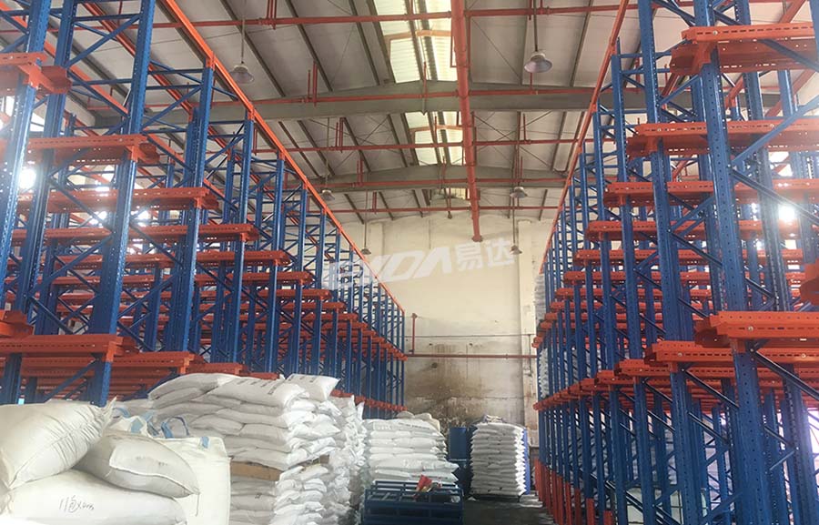 駛?cè)胧絺}儲(chǔ)重型貨架