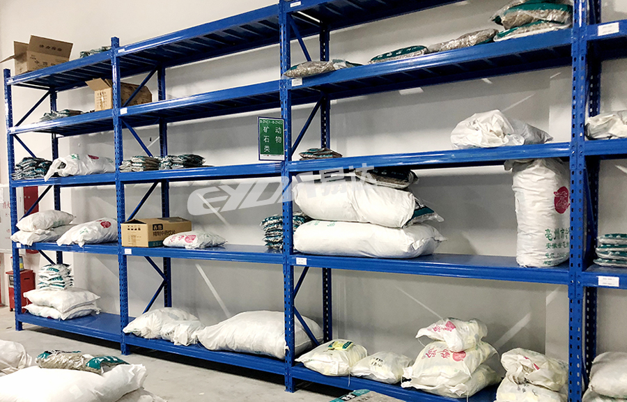 廣東中量型擱板式貨架