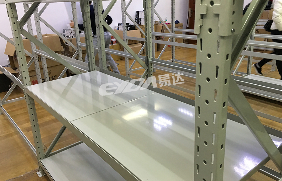 倉(cāng)庫(kù)擱板式貨架