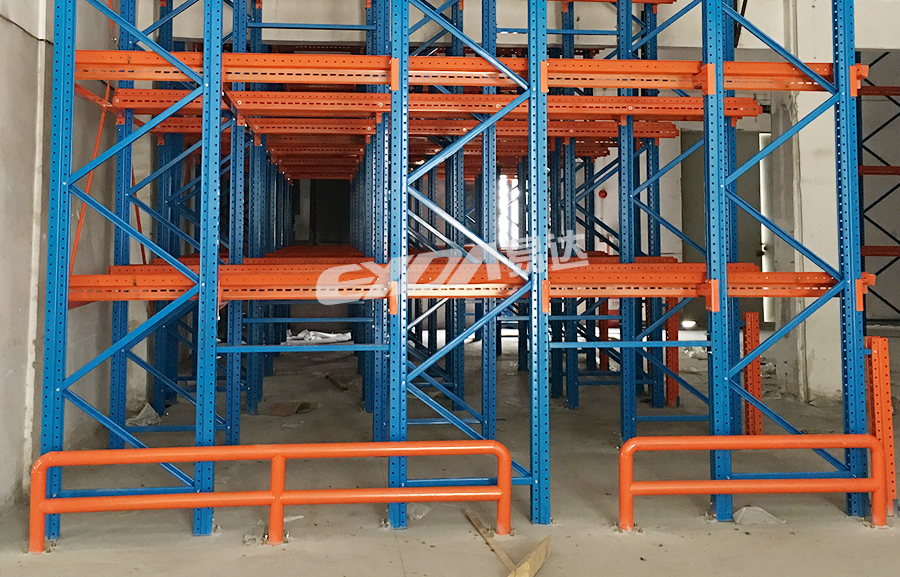 重型駛?cè)胧絺}(cāng)儲(chǔ)貨架